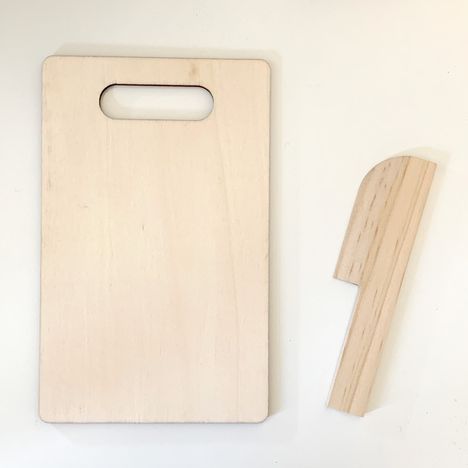 木製おままごと　包丁とまな板の3番目の写真