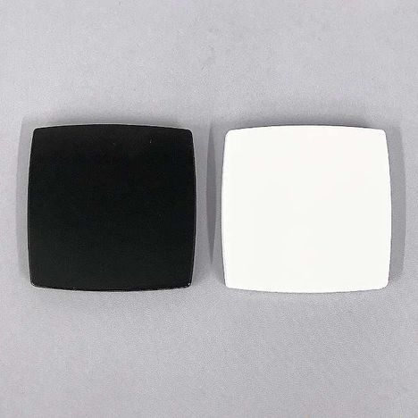 拡大鏡付コンパクトミラーの2番目の写真