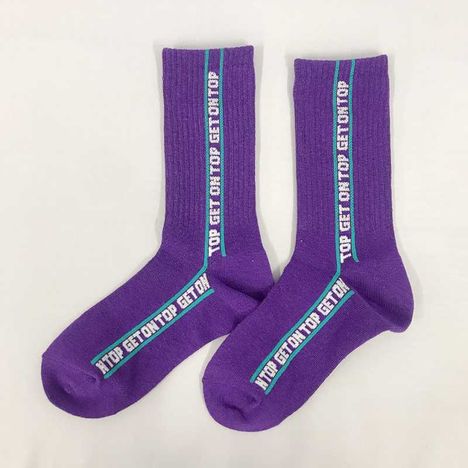 デザインソックス婦人縦ロゴライン紫の2番目の写真