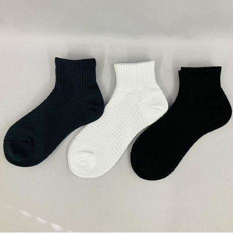 婦人　粗メッシュ靴下アンクル丈　無地の3番目の写真