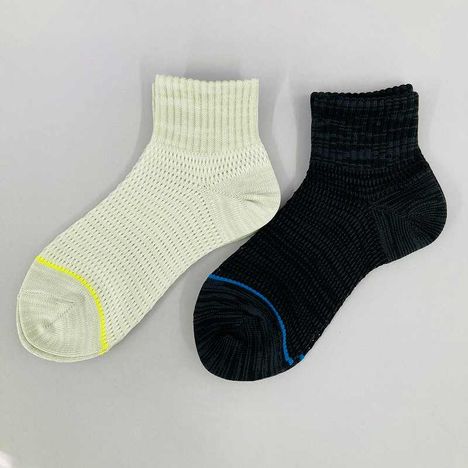 婦人　粗メッシュ靴下アンクル丈　引揃無地の3番目の写真