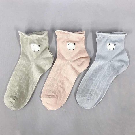 婦人ゆったり靴下クルー丈薄手　シマエナガ柄の2番目の写真