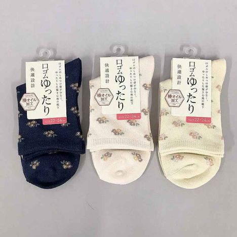 婦人ゆったり靴下クルー丈椿オイル花総柄の商品画像