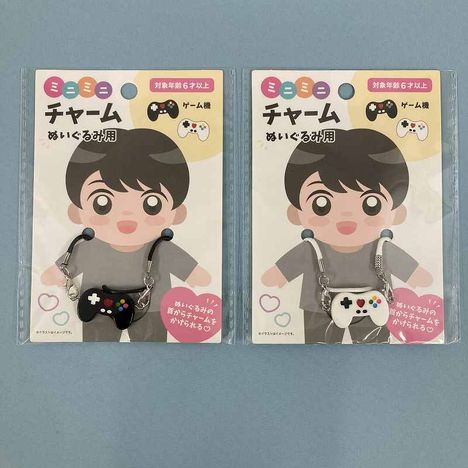 ミニミニチャーム　ゲーム機の画像