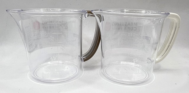 ハッピークローバー計量カップ　３００ｍｌの2番目の写真