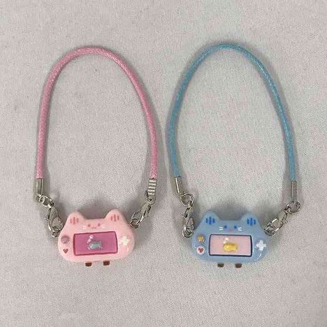 ミニミニチャーム　ネコ型ゲーム機の2番目の写真