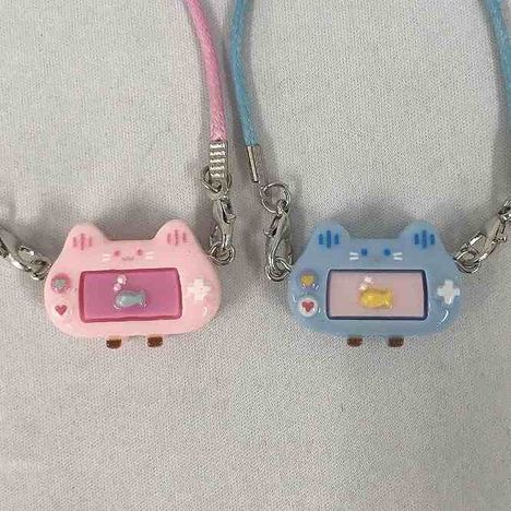 ミニミニチャーム　ネコ型ゲーム機の3番目の写真