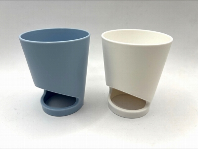 かけられる洗面コップの画像