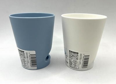 かけられる洗面コップの2番目の写真