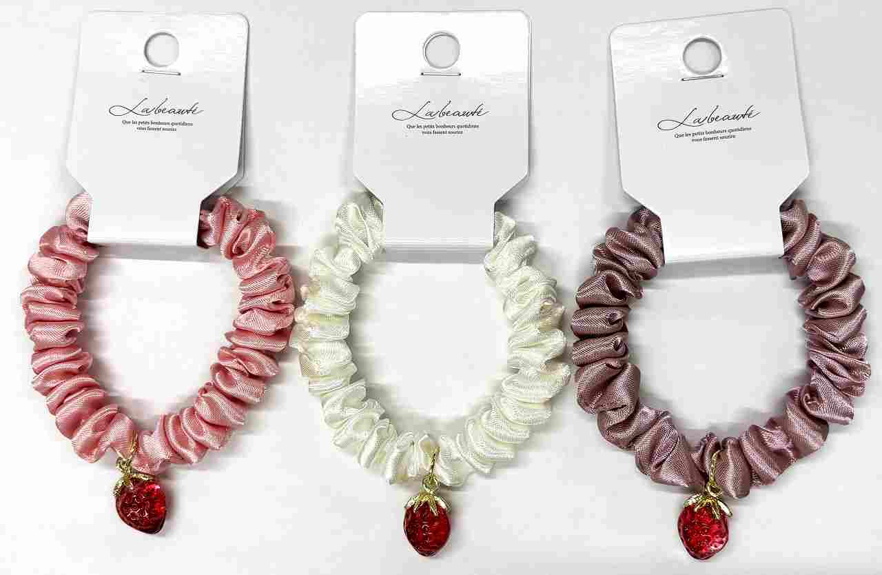 いちごサテンミニシュシュの商品画像