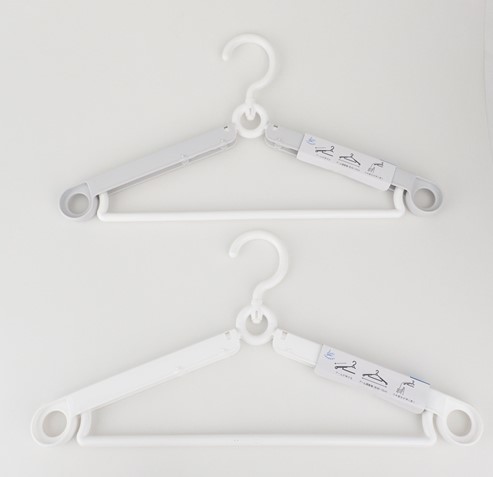 アームが伸びる！トレーナーハンガーの商品画像