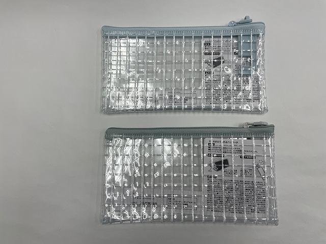 スマホが立てられるペンポーチの2番目の写真