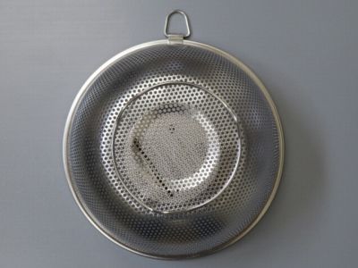 ステンレスパンチングザル１９ｃｍの2番目の写真