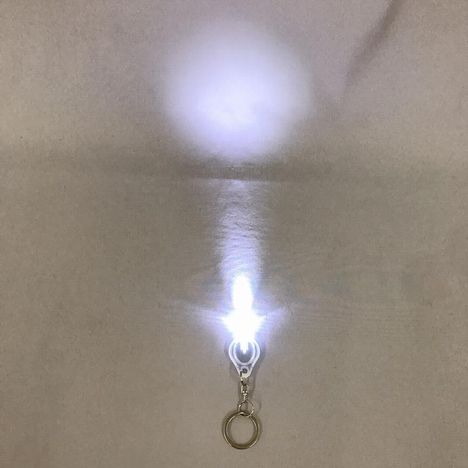 ＬＥＤキーチェーンライト白の3番目の写真