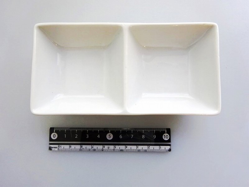 ホワイト二ツ仕切皿の商品画像