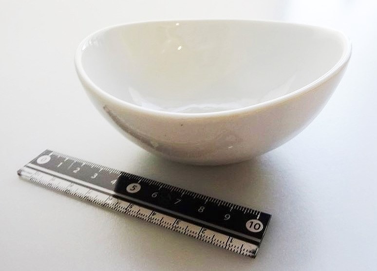 ホワイト楕円小鉢の商品画像