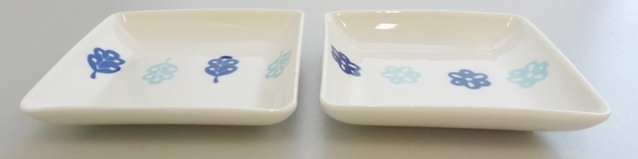 ラインフラワー　角小皿の2番目の写真