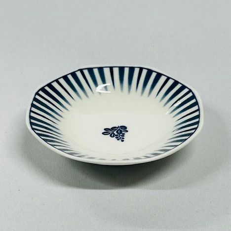 ヤリ十草　八角小皿の商品画像