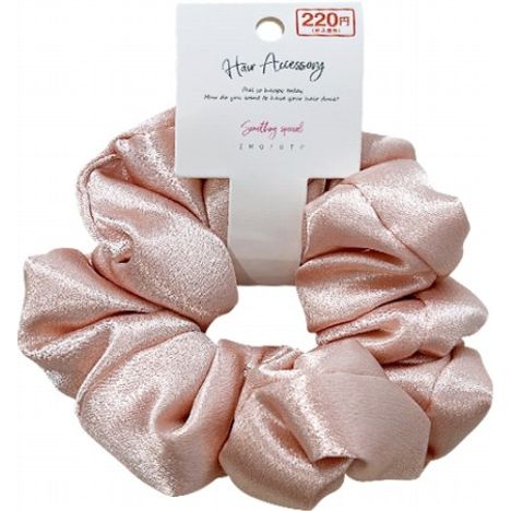 わた入りシュシュ　ピンクベージュの画像