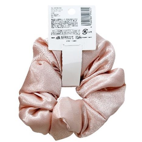 わた入りシュシュ　ピンクベージュの2番目の写真