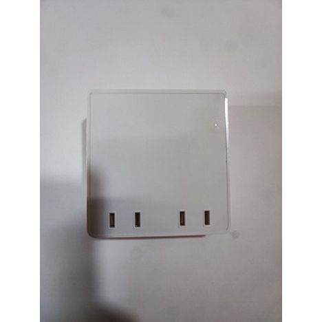 ４個口スクエアタップの3番目の写真